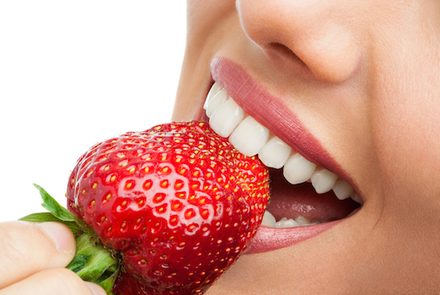 6 Foods That Naturally Whiten Your Teeth