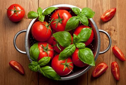  8 Reasons Tomatoes Can Keep You Young